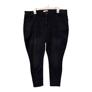 NWOT WRANGLER SKINNY JEANS